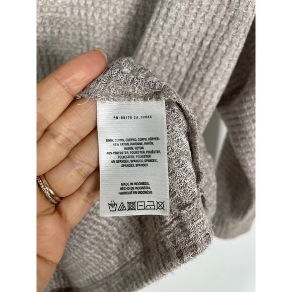 Anthropologie Classic Cloud Fleece Waffle Knit Taupe Dolman Sleeve top XS - Picture 5 of 5